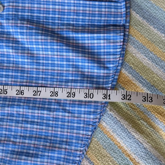 ✨ Izod blue plaid button up size Large - Picture 4 of 10